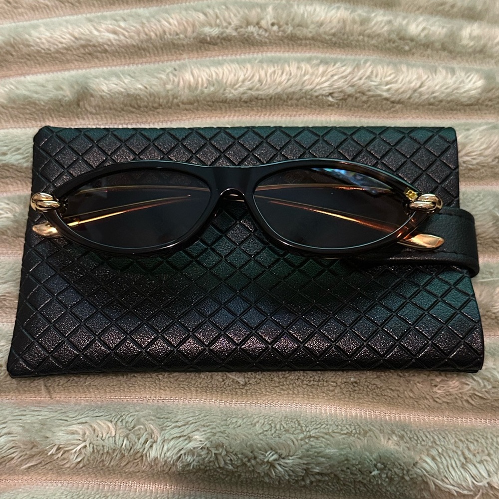 Bottega Veneta Knot Cat Eye Sunglasses - Picture 3 of 13